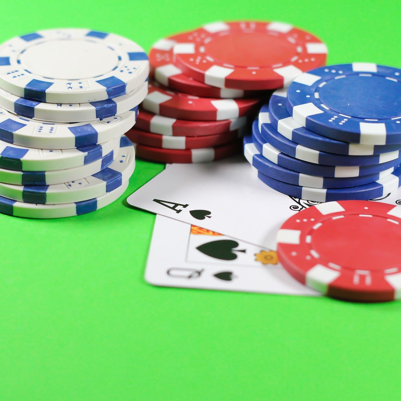 Metode pembayaran QRIS dan dompet digital